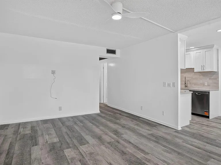 3045 Cornwall Dr #C — Photo 8