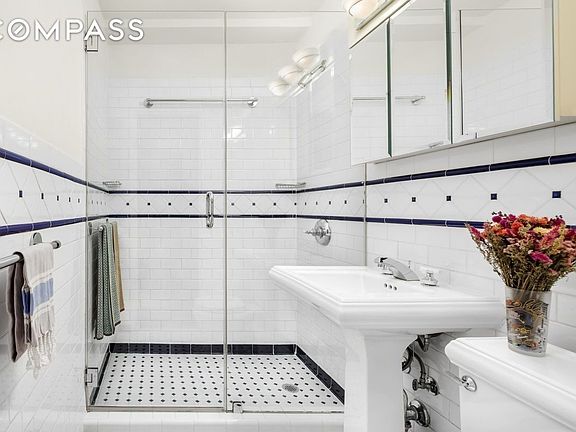 5th image of 45 Grace Ct APT 4E