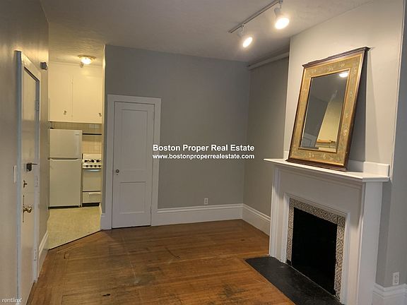 312 Beacon #2 Boston - Back Bay Unit Photo 2