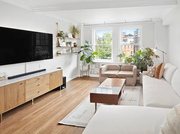 302 West 12th Street image 1 of 16