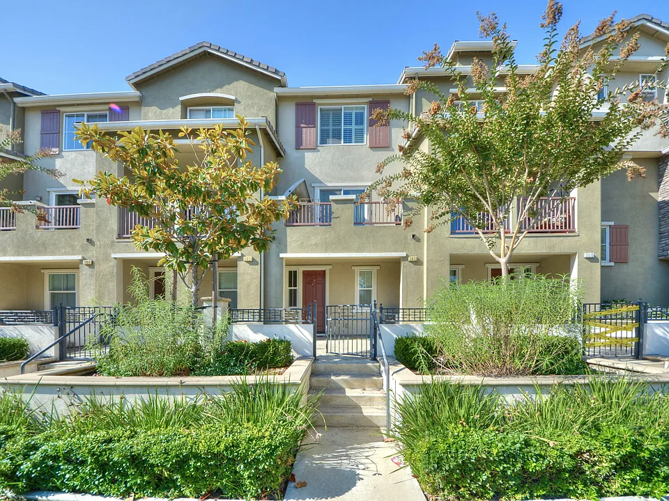 2073 Oakland Rd