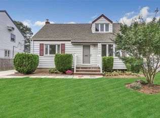 366 Howard Ave, Franklin Square, NY 11010
