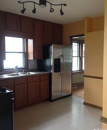 5th image of 3534 Sheridan Ave N