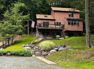 1009 Ledgedale Rd, Lake Ariel, PA 18436