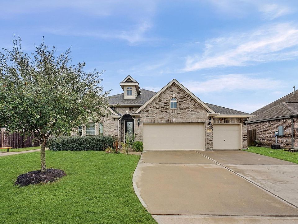 1st image of 520 Oldham St