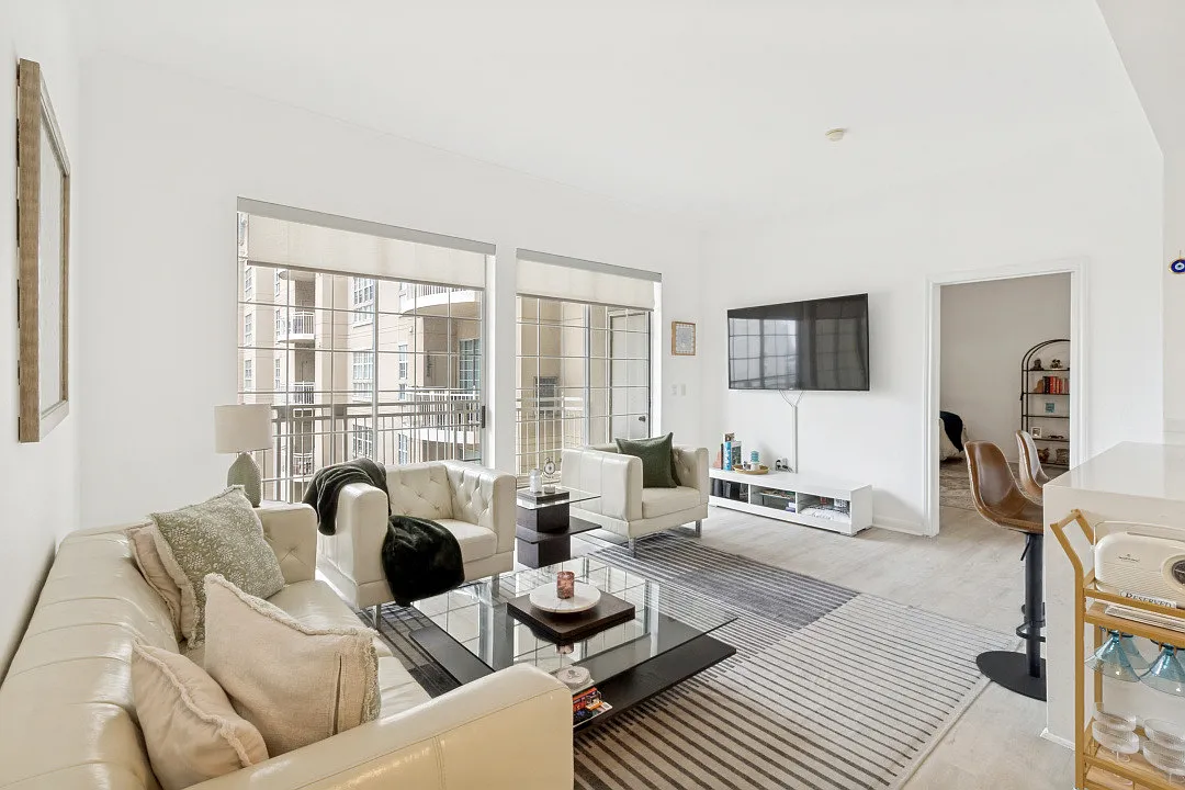 Building Photo - 3225 Turtle Creek Blvd #1229
