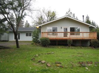 77 Chandra Ln, Shady Cove, OR 97539