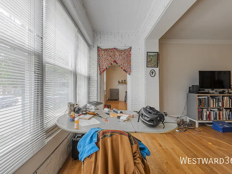 1406 W Farragut Ave #1 — Photo 5