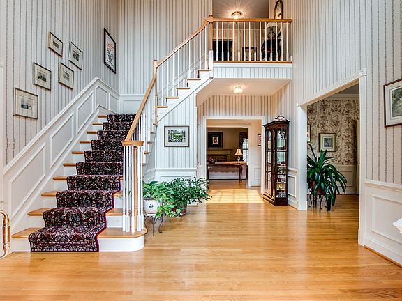 2-Story Foyer