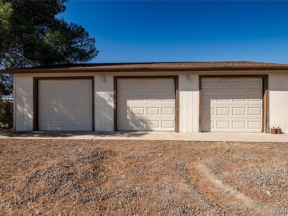 3rd image of 621 Cerbat Ave