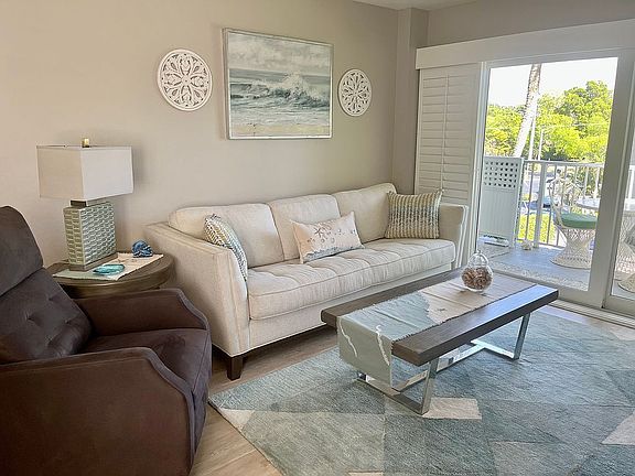 3rd image of 1300 Gulf Shore Blvd N APT 307