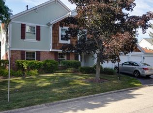 1937 Ardmore Ln APT B, Wheaton, IL 60189