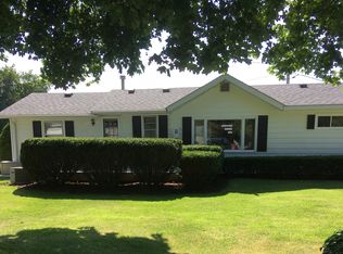 10112 Church St, Hebron, IL 60034