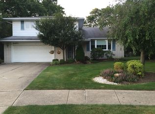 6421 Piercefield Dr, Mayfield Heights, OH 44143