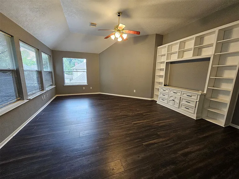 15015 Dawnbrook Dr — Photo 17