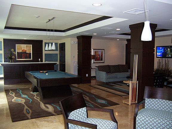 4th image of 2421 NE 65th St APT 606