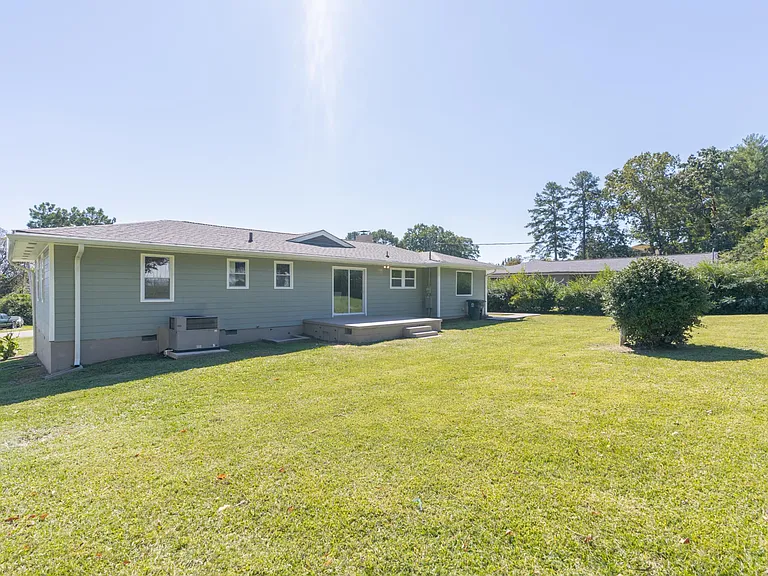 913 Woodmore Ter — Photo 12