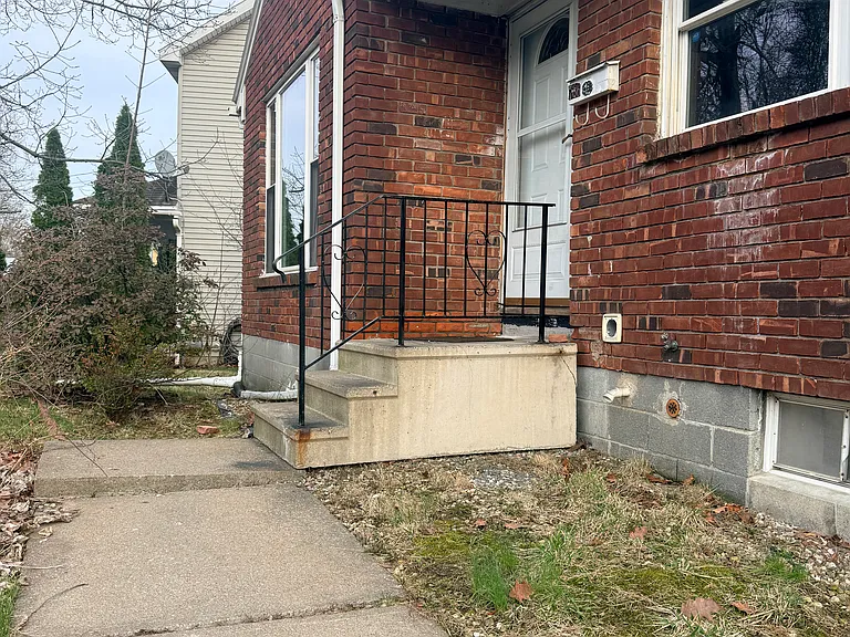 786 New Scotland Ave — Photo 2