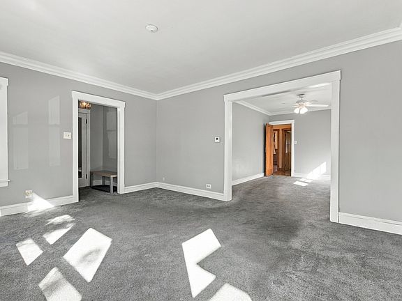 3rd image of 2839 N Luna Ave