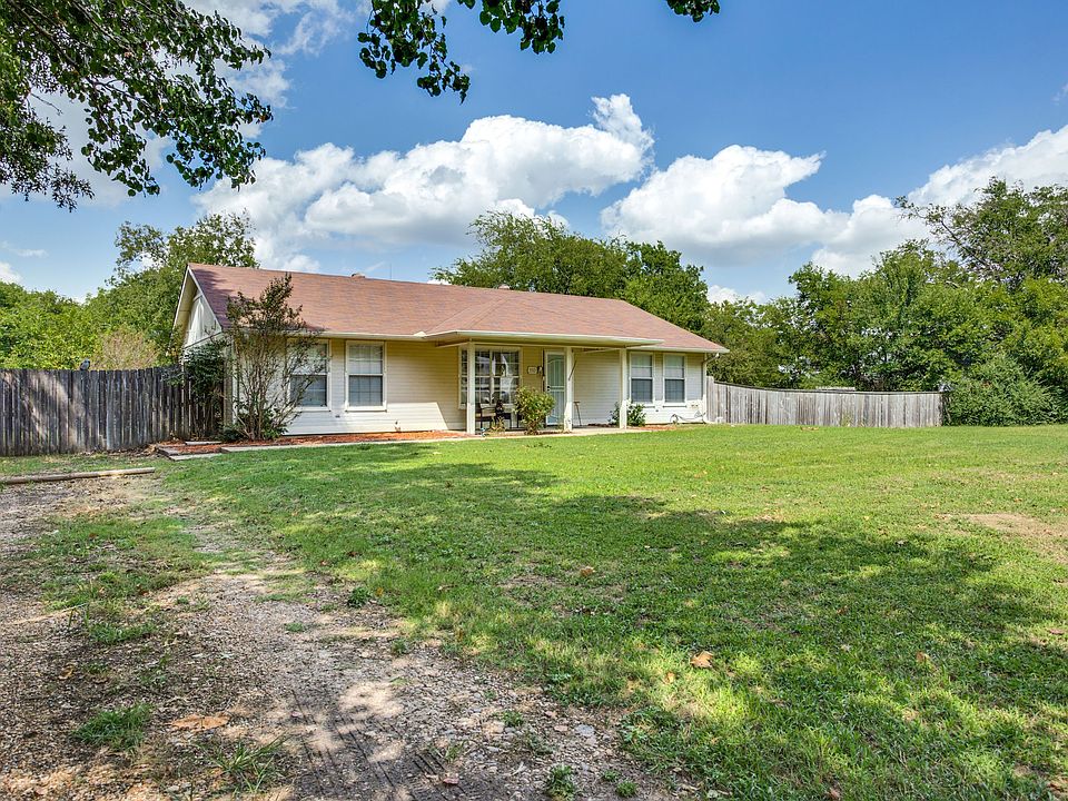 510-w-maple-street-whitewright-tx-High-Res-1.jpg