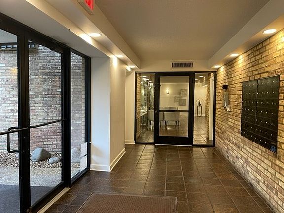 4th image of 1621 Mission Hills Rd APT 206