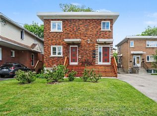 707 Edison Ave #1, Ottawa, ON K2A 1W2