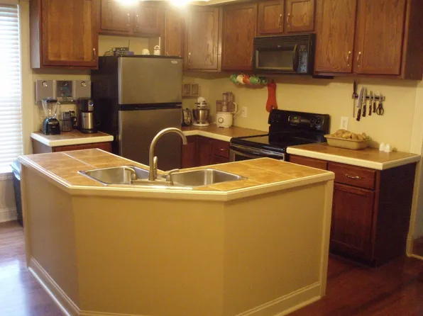 3144 Old A J Hwy W #J, Strawberry Plains, TN 37871