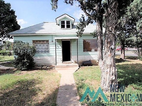 3rd image of 844 E Maxwell Ave