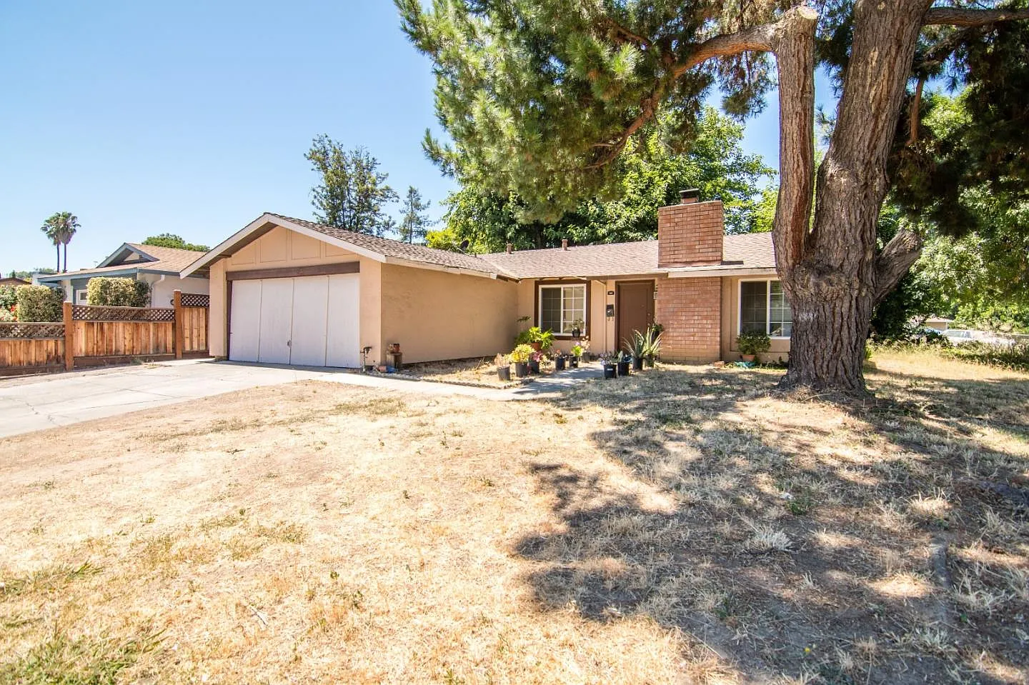 697 Elmbrook Way photo 1