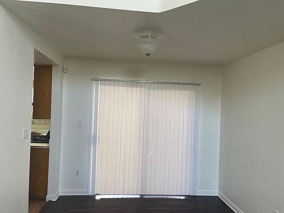 3rd image of 44715 Foxboro Ct