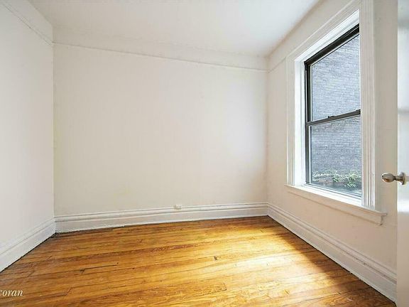 4th image of 411 W 44th St APT 10