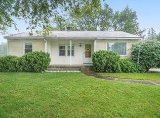 1096 51st St SE, Kentwood, MI 49508