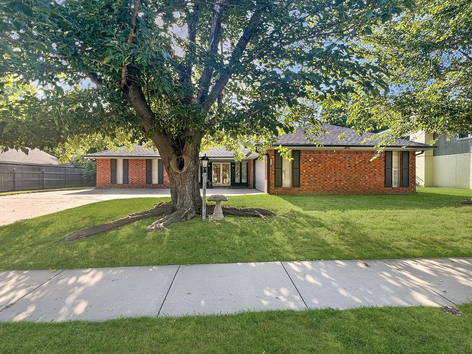 2604 Northeast Garden Lane - 1 — Photo 1
