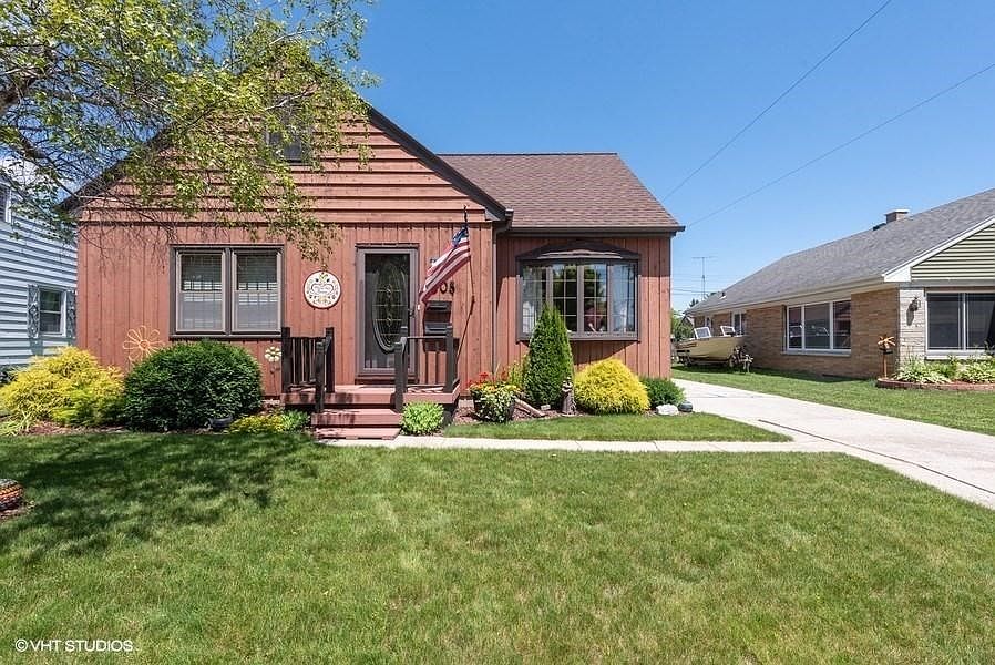 01_1508Menasha_57_FrontView_LowRes