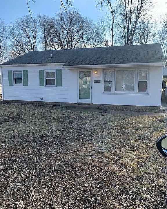 1st image of 440 Marechal Ln