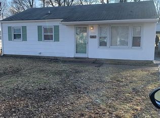 440 Marechal Ln, Florissant, MO 63031