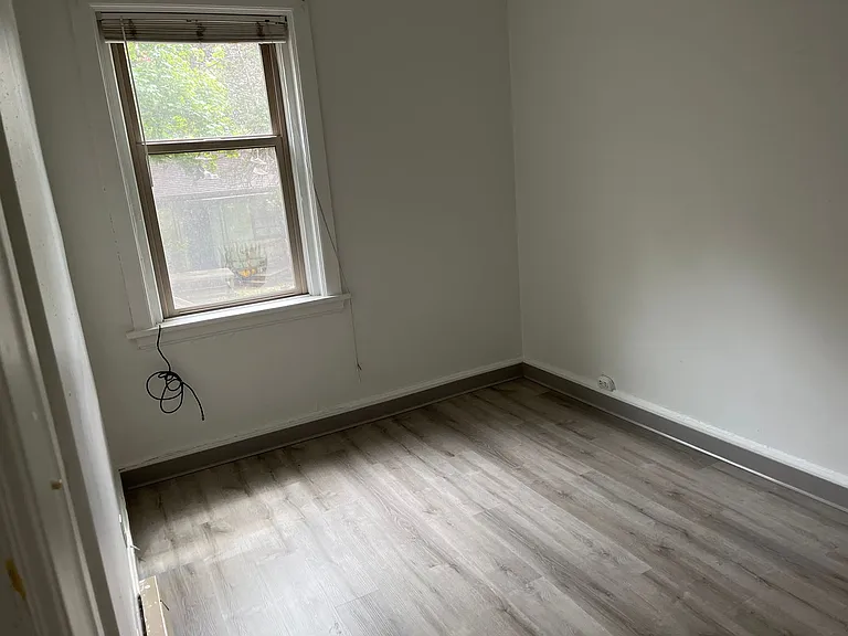 405 NE Oak St — Photo 27
