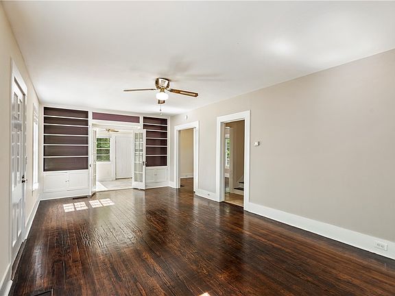 3rd image of 1924 Avenue N 1/2