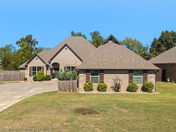 2nd image of 1501 Crystal Ct