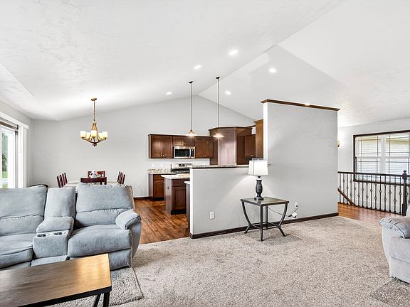 4th image of 3309 E Aquamarine Ave