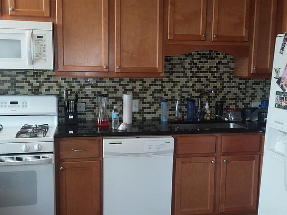 2nd image of 2119 N Bissell St #1