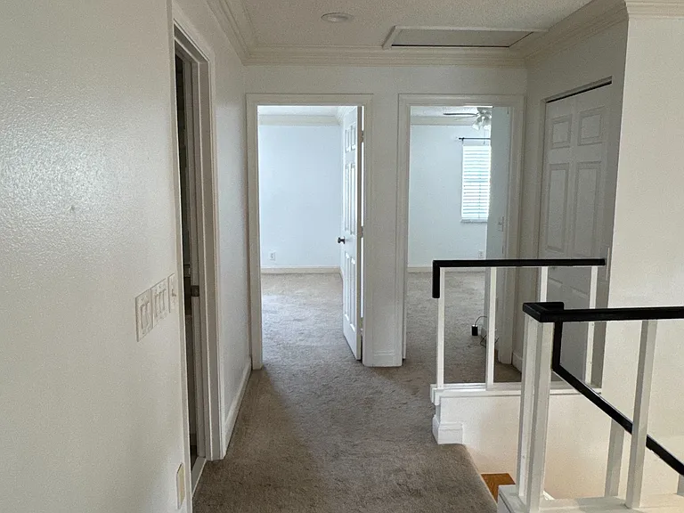 10894 Old Bridgeport Ln — Photo 32