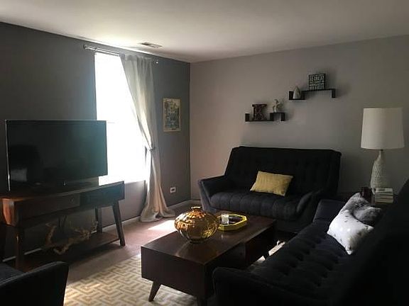 2nd image of 1644 W Cortland St #2