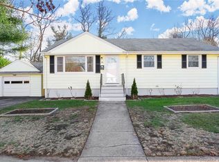 61 Delaware Dr, Stratford, CT 06614