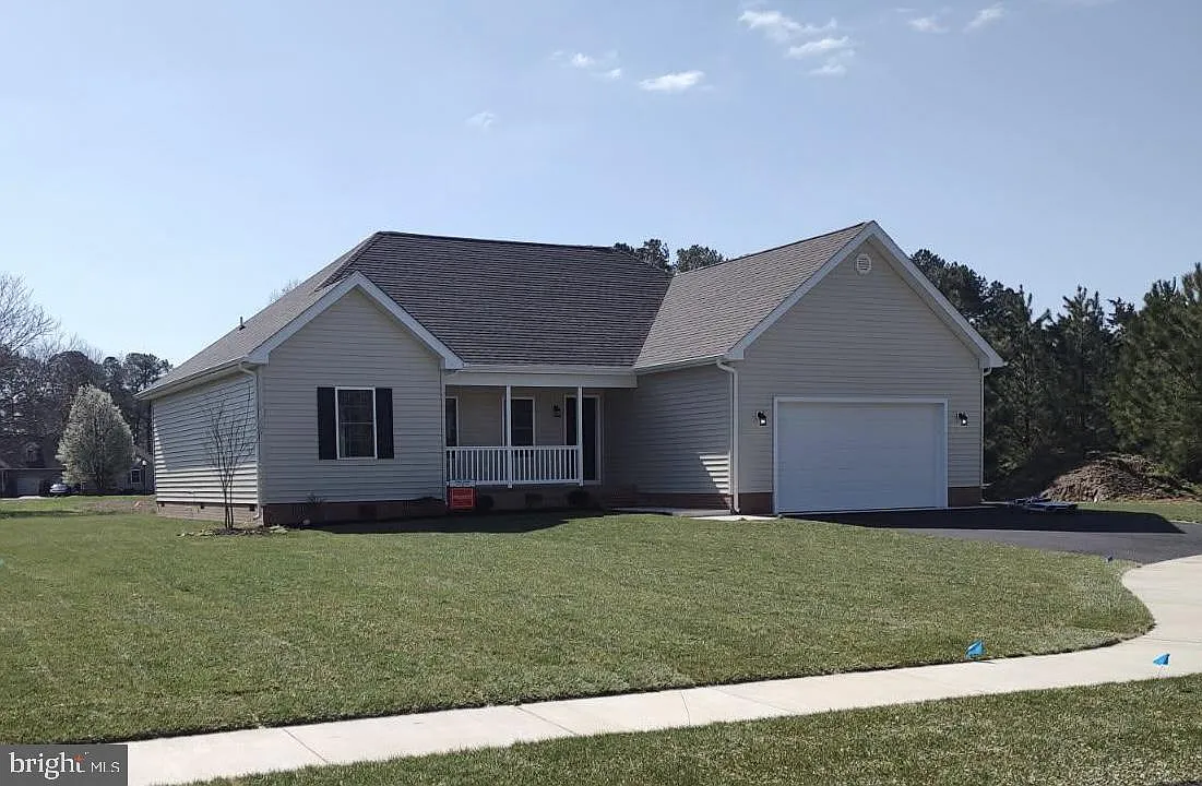 30425 Plantation Dr photo 1