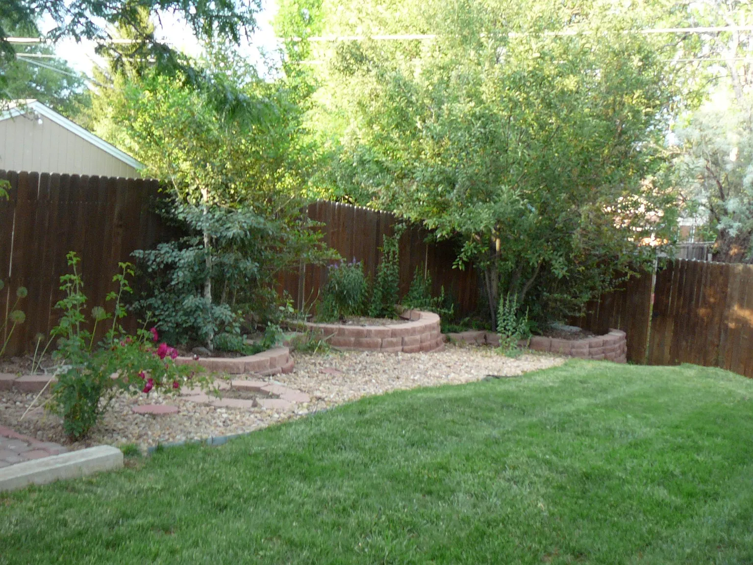 3412 S Elm St — Photo 3