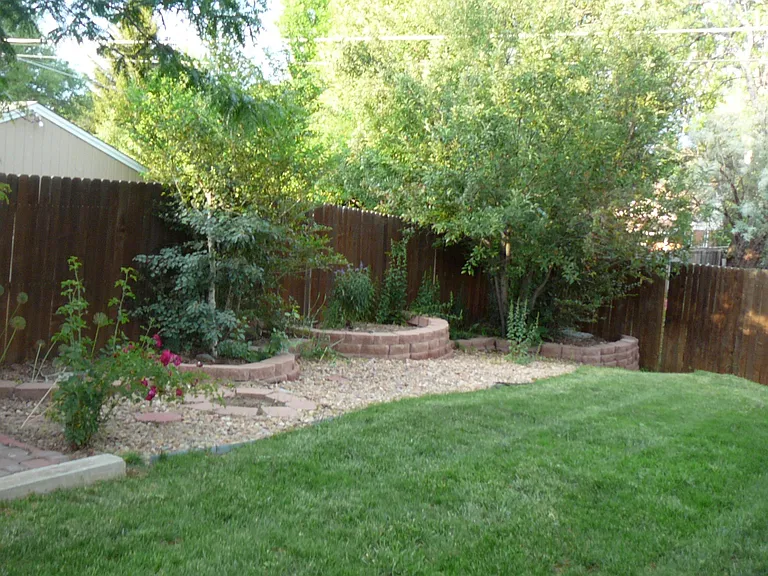 3412 S Elm St — Photo 3