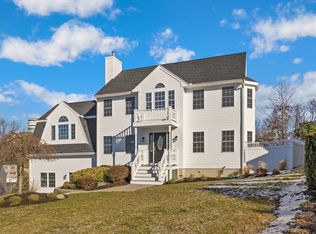 40 Cannon Rock Rd, Lynn, MA 01904