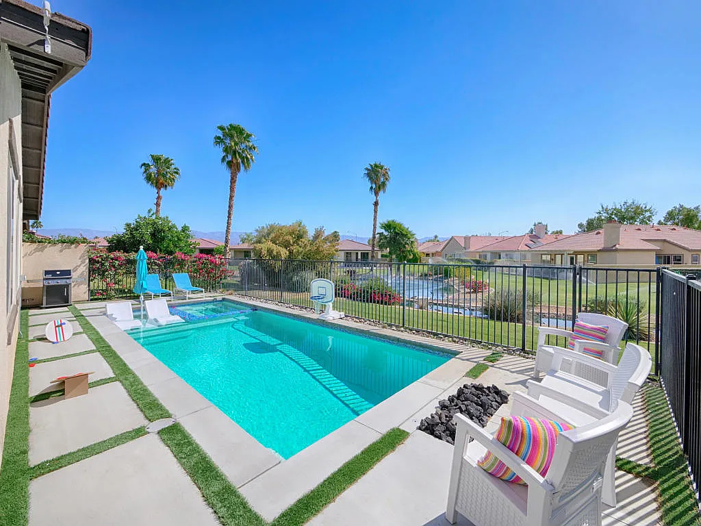 3 bed, 2.5 bath, 1995 sqft, $6,000 — Photo 1