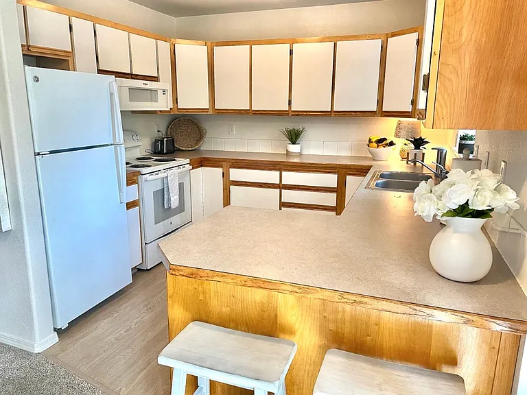 1550 Milwaukee Ave #B-7 — Photo 4